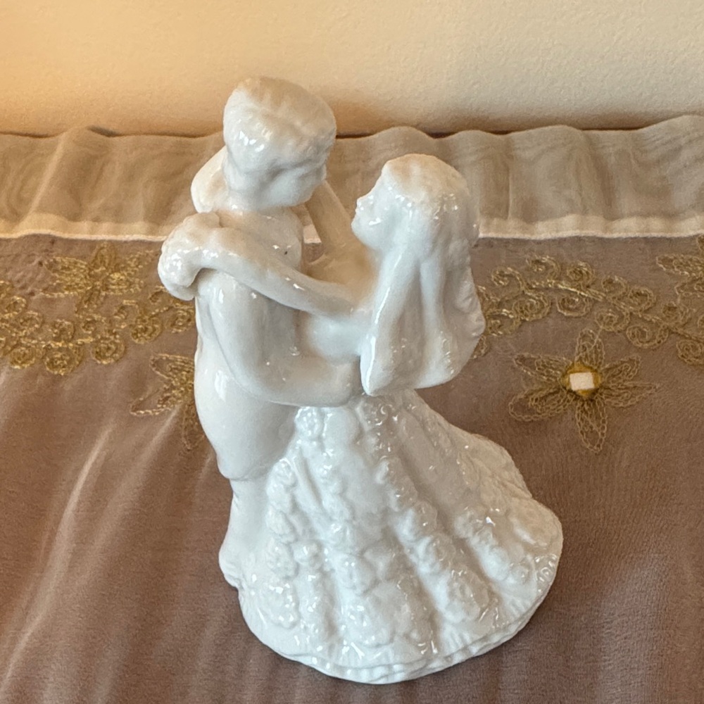 Charming White Ceramic Wedding Dancing Couple Sculpture
